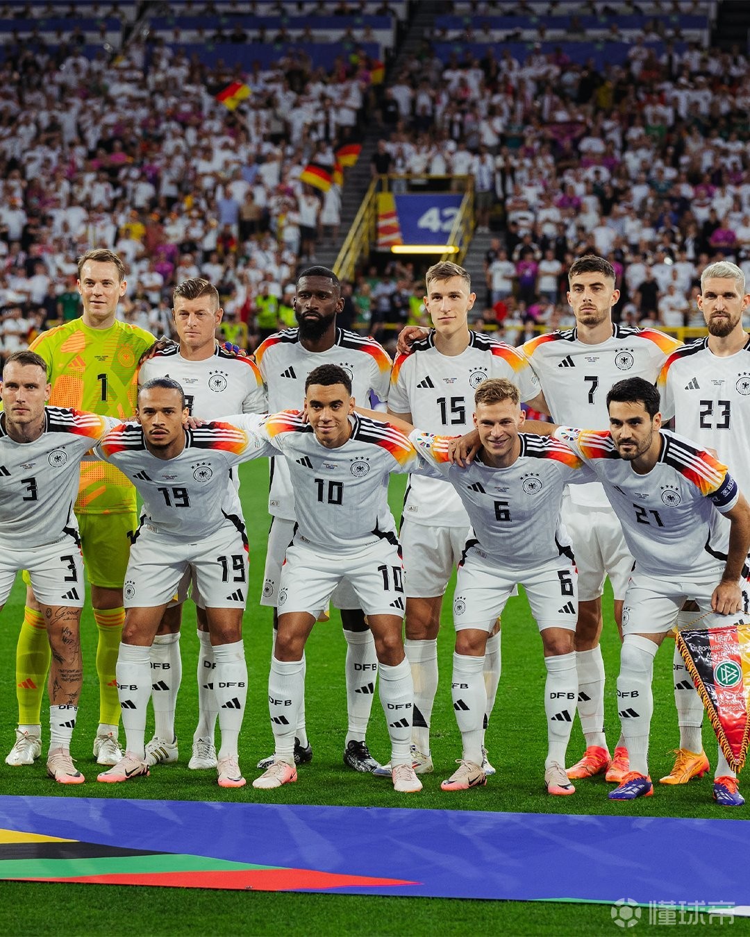 德国队险胜丹麦队，黄鸭组合惊艳四座