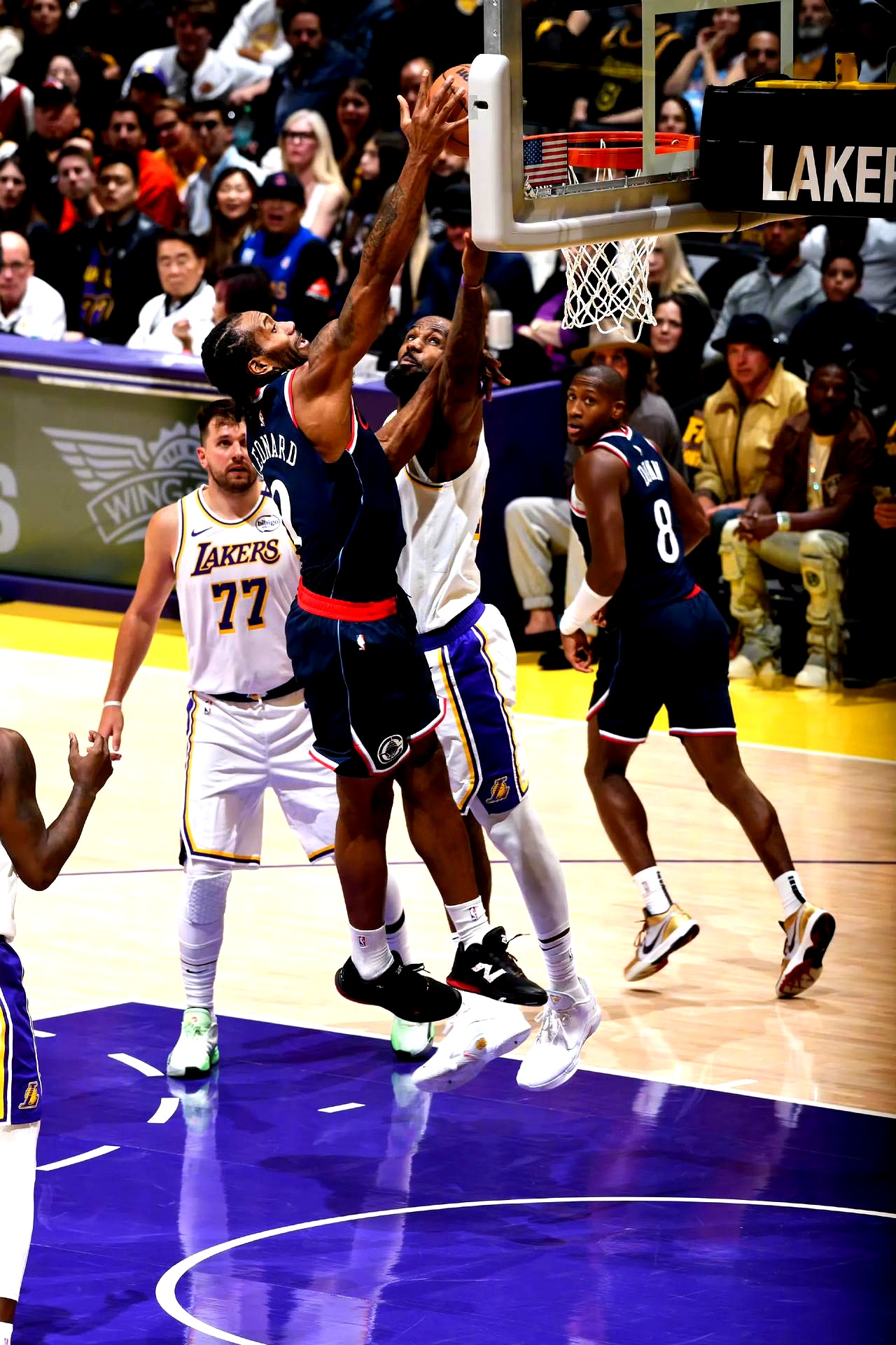 湖人绝杀快船,德罗赞统治全场 湖人绝杀快船,德罗赞统治全场