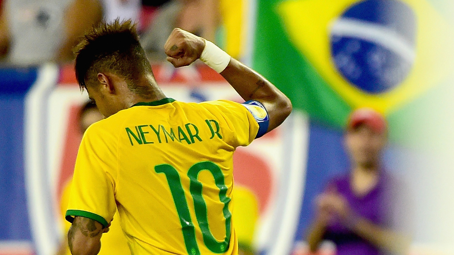 马赛轻取智利，内马尔高光表现