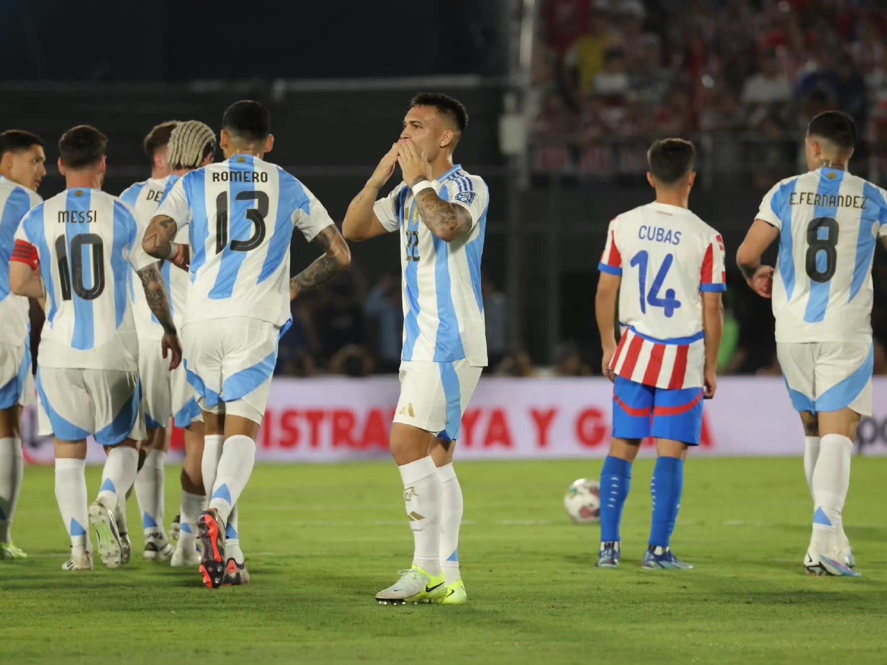 阿根廷险胜曼联,内马尔带队取胜 阿根廷险胜曼联,内马尔带队取胜