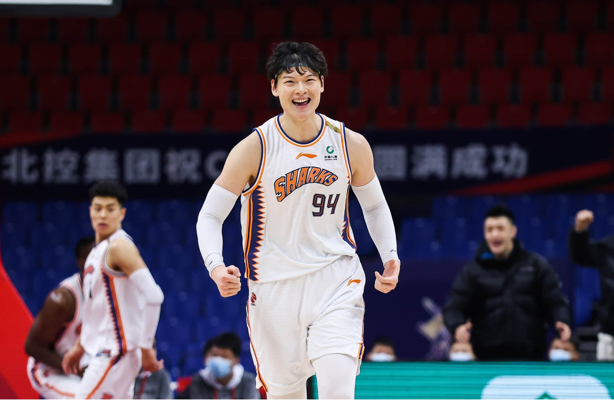 上海队绝杀天津队，王哲林惊艳四座