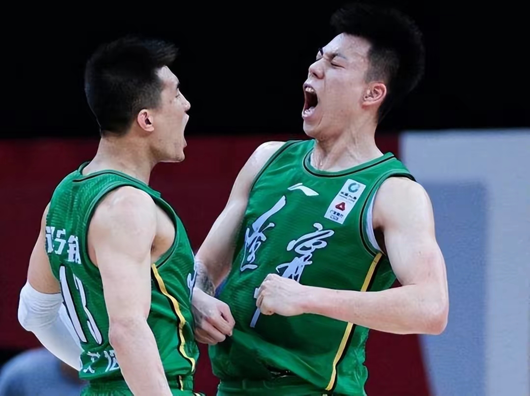 索伯车队鏖战红牛二队,周冠宇状态火热 索伯车队鏖战红牛二队,周冠宇状态火热