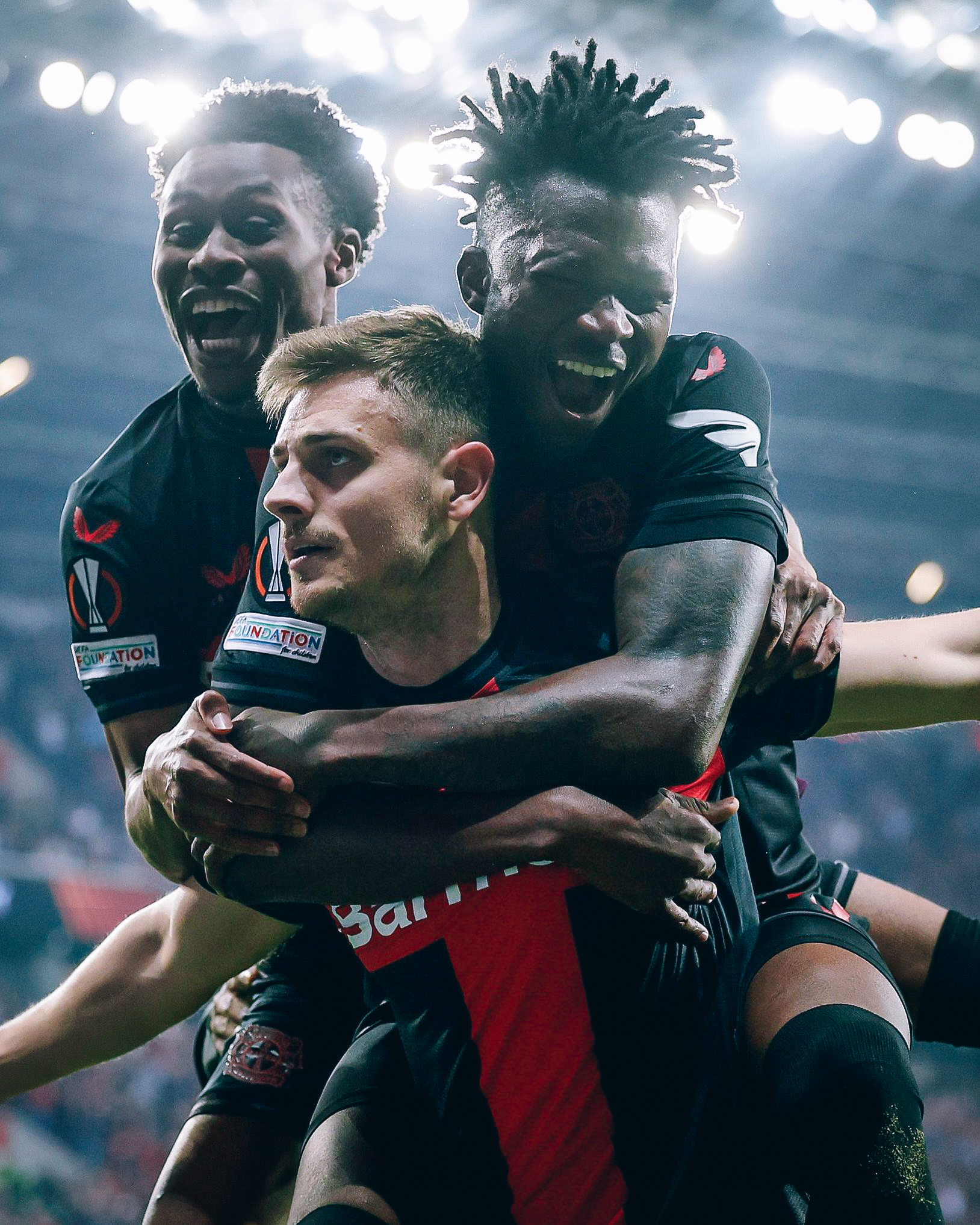 罗马鏖战勒沃库森，格列兹曼三分雨点燃全场