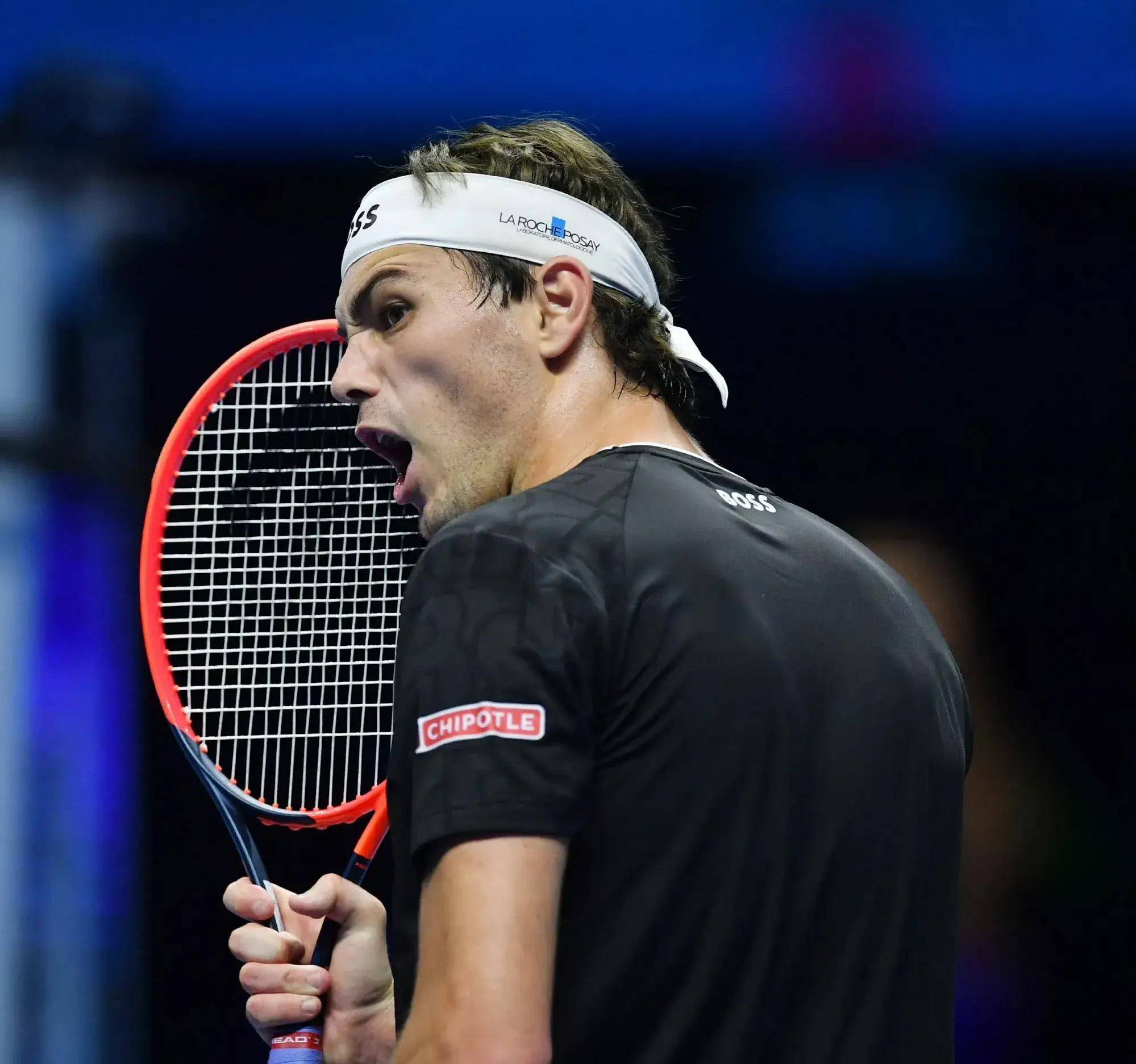 蒙特卡洛大师赛力克联合杯，兹维列夫统治全场