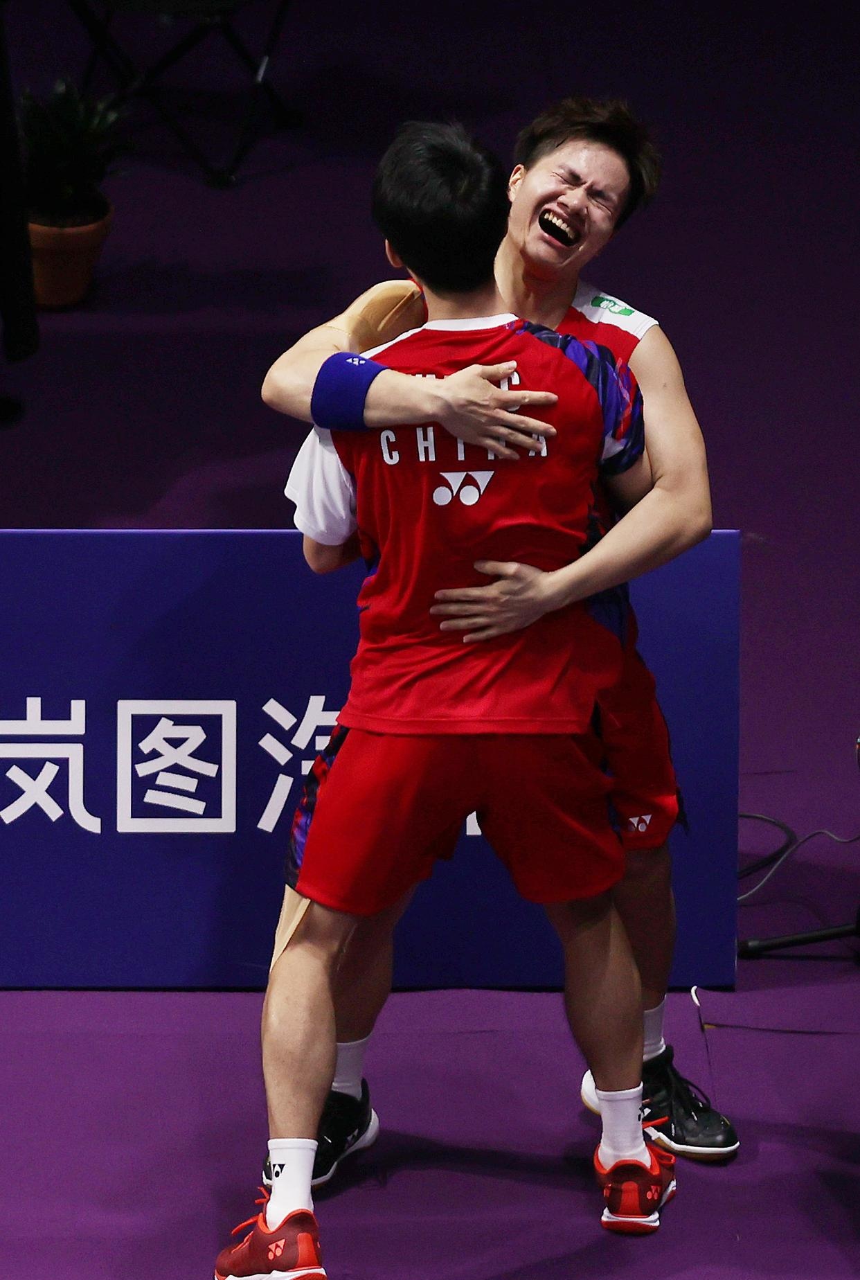 中国羽毛球队绝地反击法国羽毛球队，林丹关键制胜