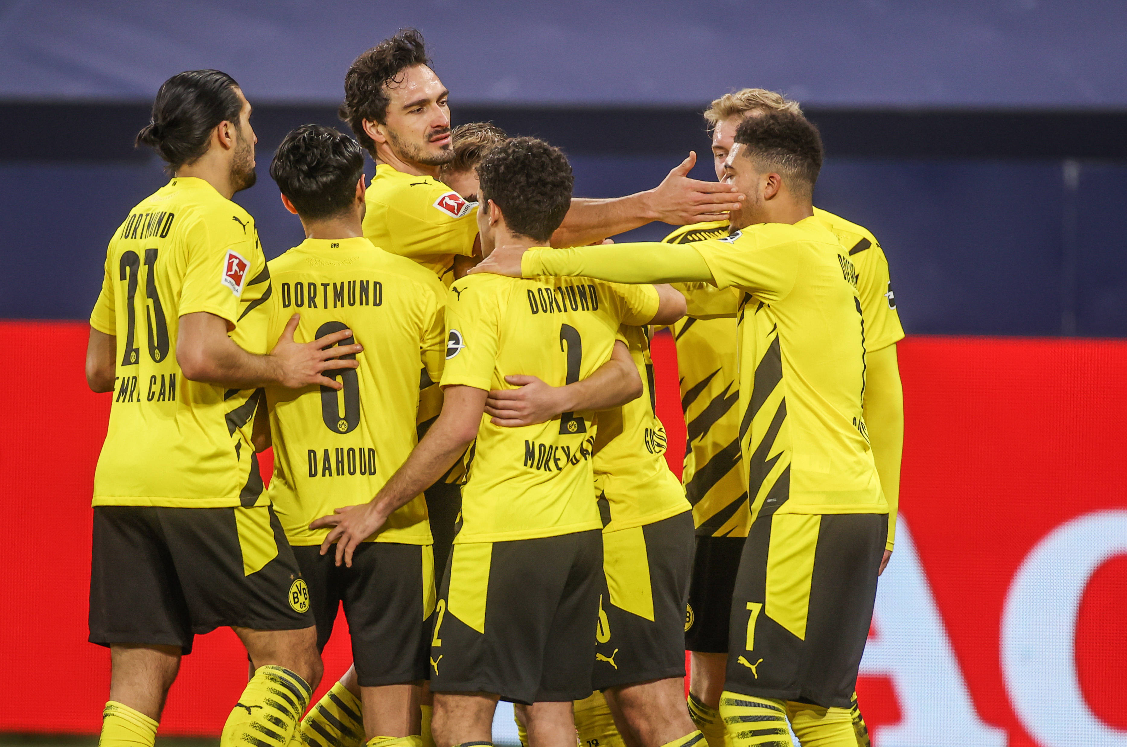 沙尔克主场大胜,稳固德甲中游位置 沙尔克主场大胜,稳固德甲中游位置