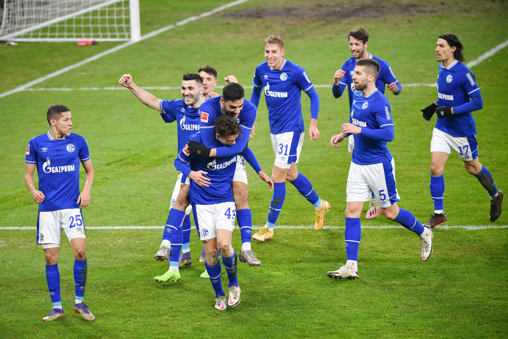 沙尔克主场大胜,稳固德甲中游位置 沙尔克主场大胜,稳固德甲中游位置