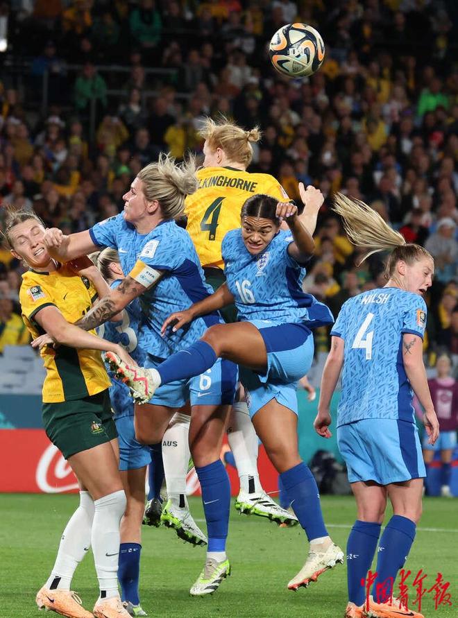 澳大利亚女足全力拼搏，斩获胜利