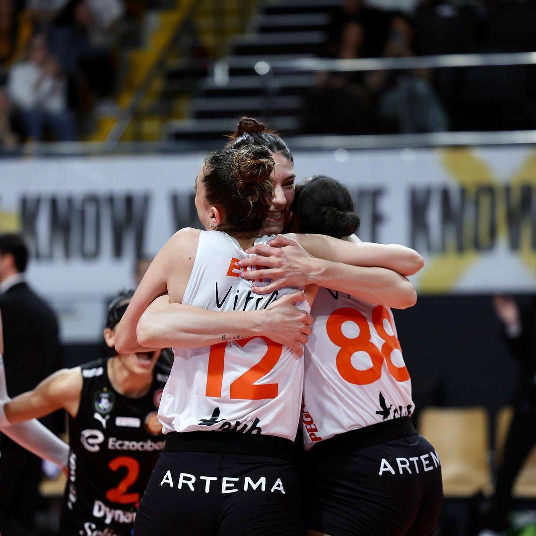 土耳其国家队备战重要友谊赛迈舍里昂备战