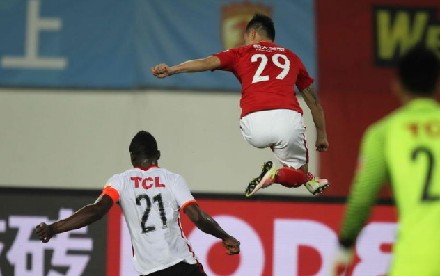 恒大客场抢分，继续保持不败