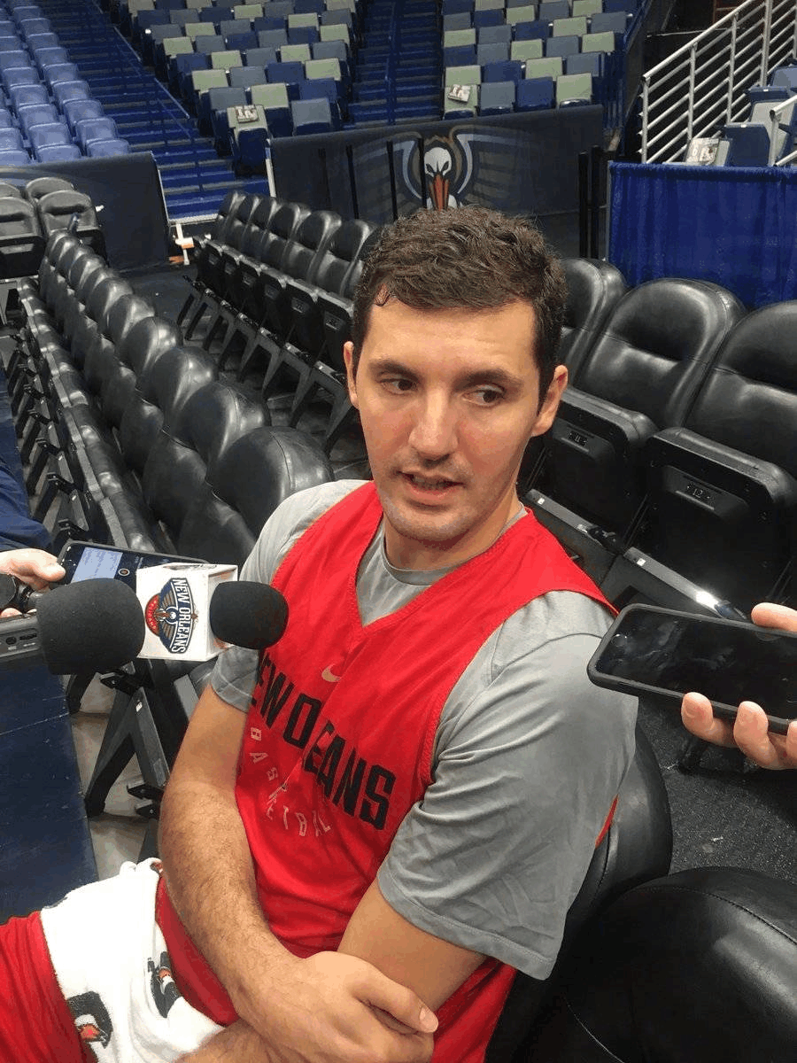 公牛轻取广东队，浓眉哥高光表现