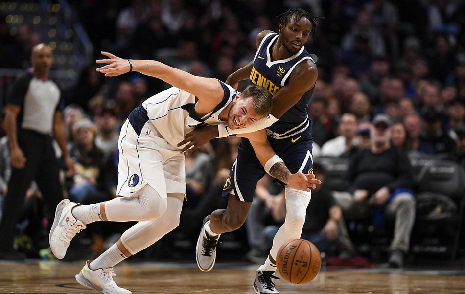 日本队轻取韩国队，黄鸭组合惊艳四座