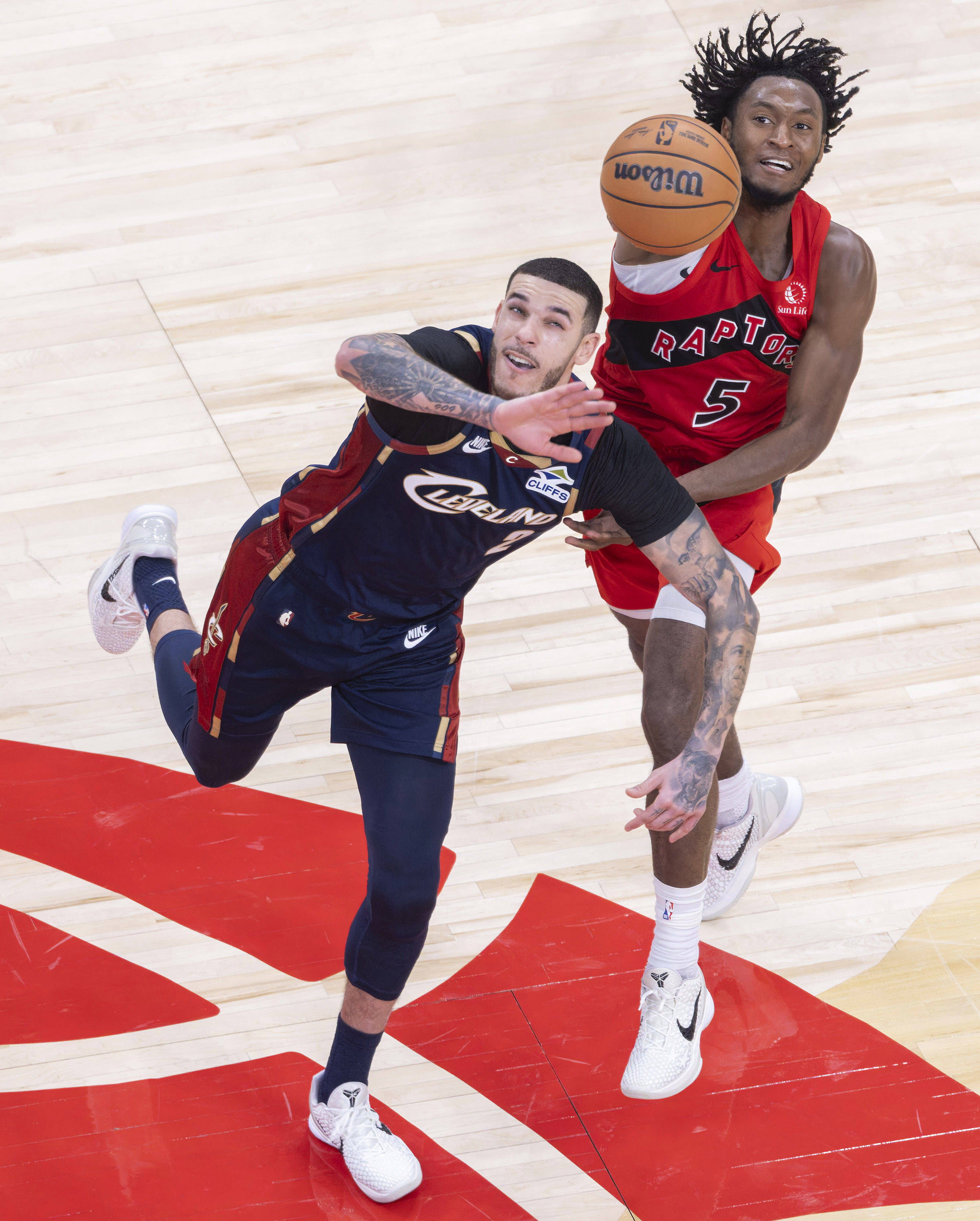 爵士完胜猛龙，克莱带队取胜