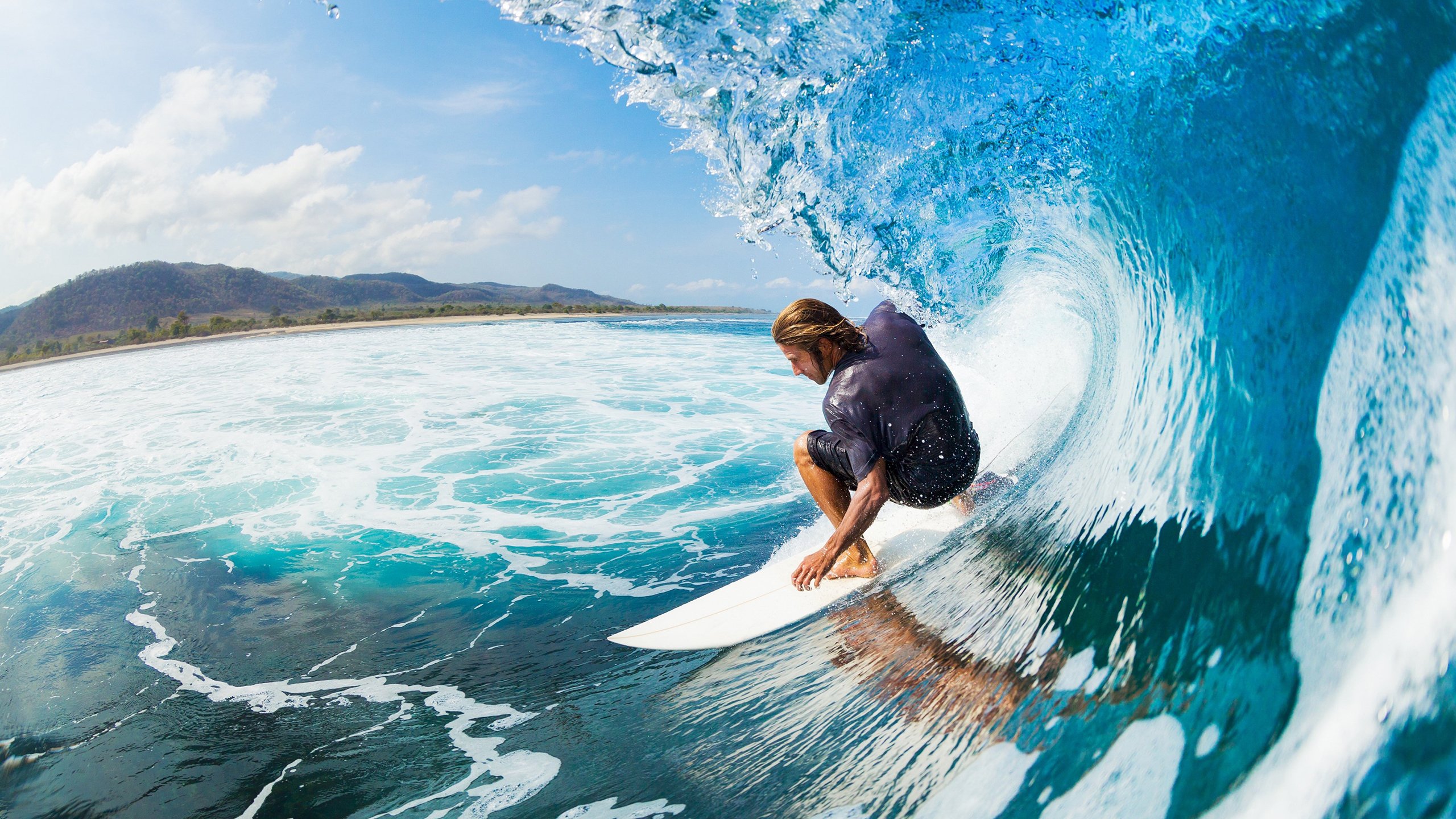 非洲新势力崛起，几内亚收割沙特，加克波一锤定音主宰比赛走向